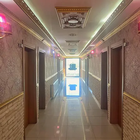 X Hotel *